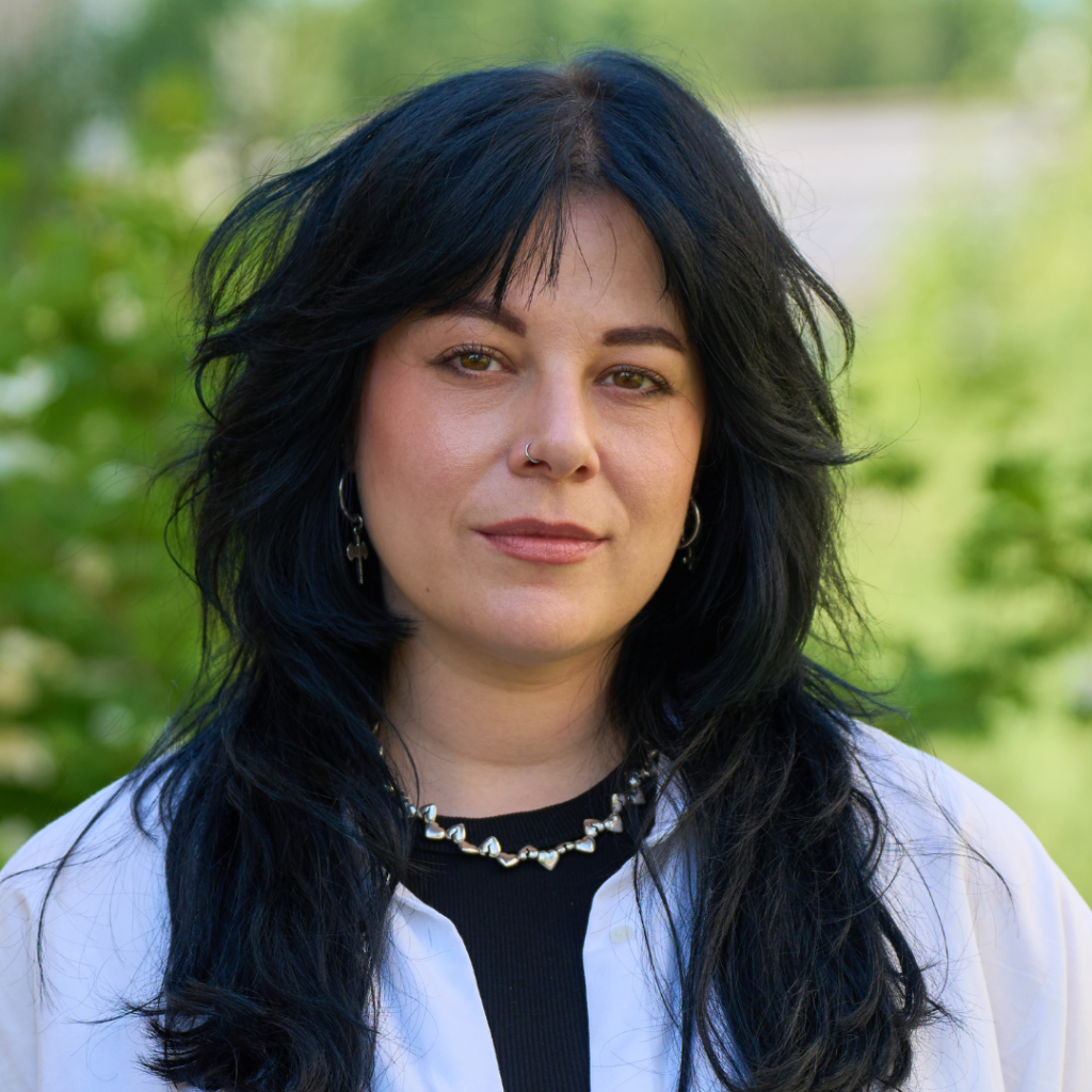 Alessandra Widmer (sie/ihr)