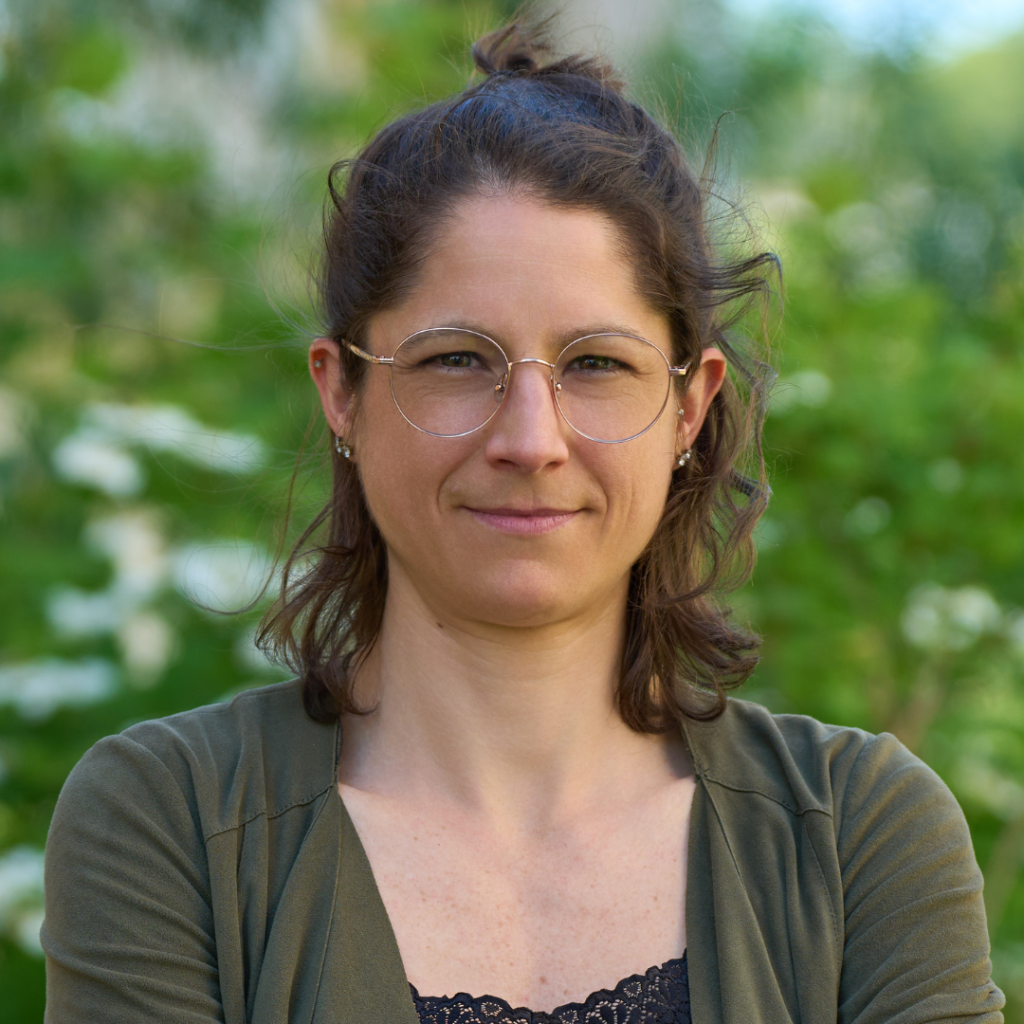 Elodie Oustin (sie/ihr)