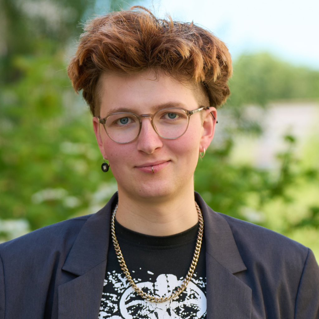 Momo Samira Schraner (sie/they)